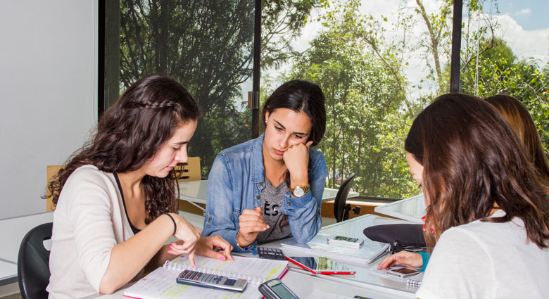 Imagenenes slider de cada licenciatura