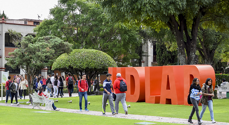 Imagenenes slider de cada licenciatura