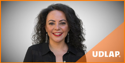 ANA RUTH ALONSO MINUTTI, EGRESADA DE LA LICENCIATURA EN MÚSICA, GENERACIÓN 1999. 