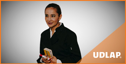 ELVIRA DEL ROCÍO RUIZ VIVANCO, EGRESADA DE LA LICENCIATURA EN TEATRO, GENERACIÓN 2001.