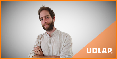 IAN LEVY BUNAN, EGRESADO DE LA LICENCIATURA EN LITERATURA, GENERACIÓN 2020.