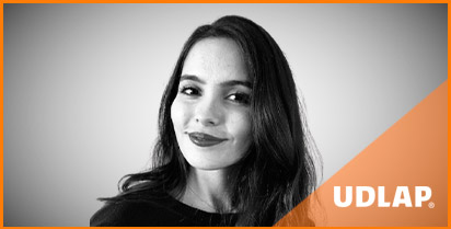 PAULINA BUSTAMANTE ARRIETA, EGRESADA DE LA LICENCIATURA EN IDIOMAS, GENERACIÓN 2014.