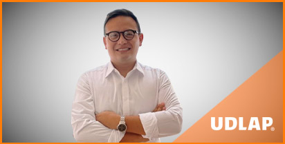 RODRIGO CAPISTRAN LÓPEZ, EGRESADO DE LA LICENCIATURA EN ADMINISTRACIÓN DE HOTELES Y RESTAURANTES, GENERACIÓN 2013.