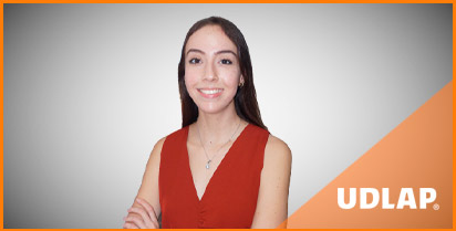 STEPHANY RAVELL SARMIENTO, EGRESADA DE LA LICENCIATURA EN IDIOMAS, GENERACIÓN 2020.